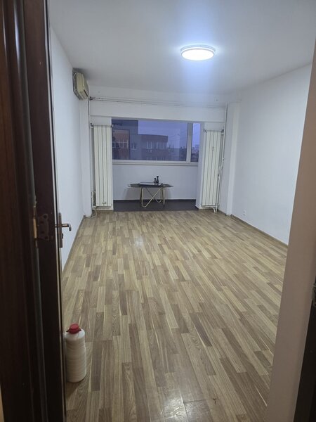 Calea Mosilor, Eminescu, metroul Obor la 6 min.